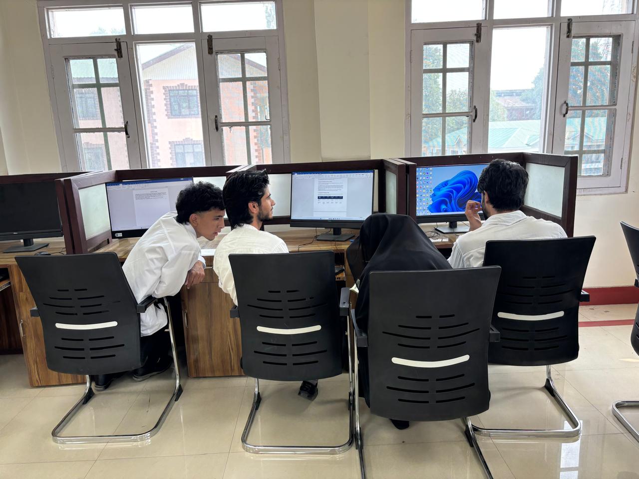 Computer Lab View 5